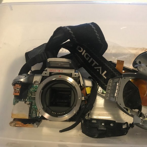 Canon EOS Digital Rebel XT Camera parts - AS IS - WITH NO LENS - Picture 1 of 2